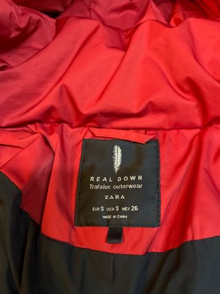 Anorak Zara Rojo con Capucha