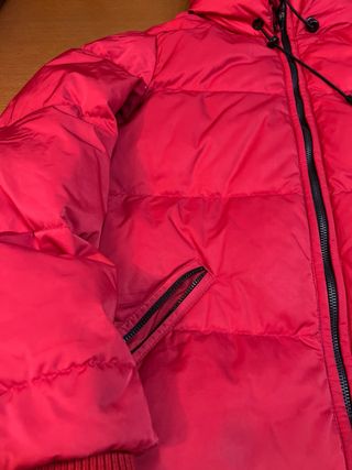 Anorak Zara Rojo con Capucha