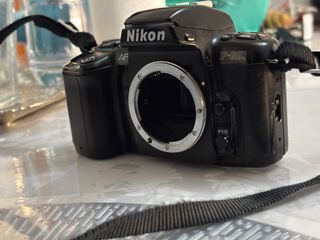 Cámara Nikon F-601 + Objetivo AF Nikkor 35-135mm