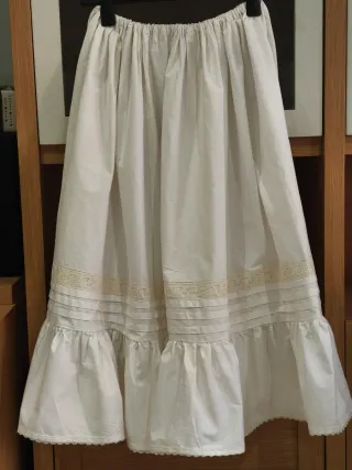 Enaguas huertana mujer blanco roto