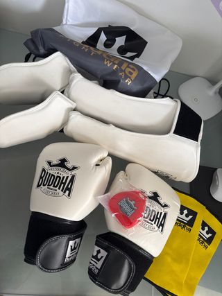 Pack Kick Boxing Buddha Guantes y Protecciones