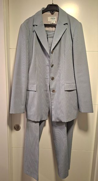 Traje Zara Raya celeste