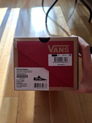 Zapatillas Vans Negras y Blancas