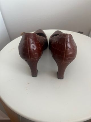 Zapatos de tacón JONi marrones efecto piel