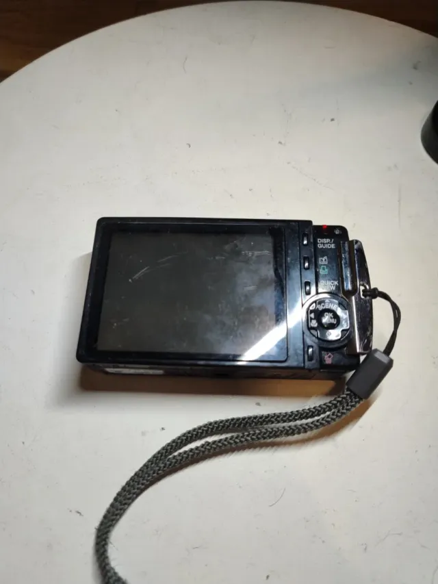 Cámara Olympus SP-700 6.0 Megapíxeles