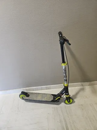 Patinete Patín Negro y Amarillo