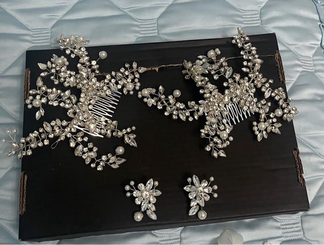 Tocados y abanico novia plata y blanco