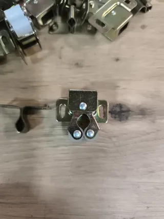 Lote 50 Golpetes o Pestillos de Doble Rodillo