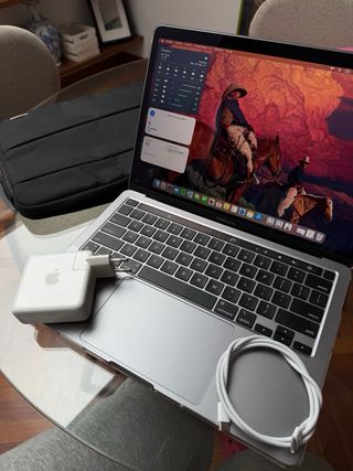 MacBook Pro 13 M2 2022 Plata/q