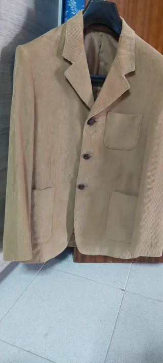 Americana de pana beige talla 48