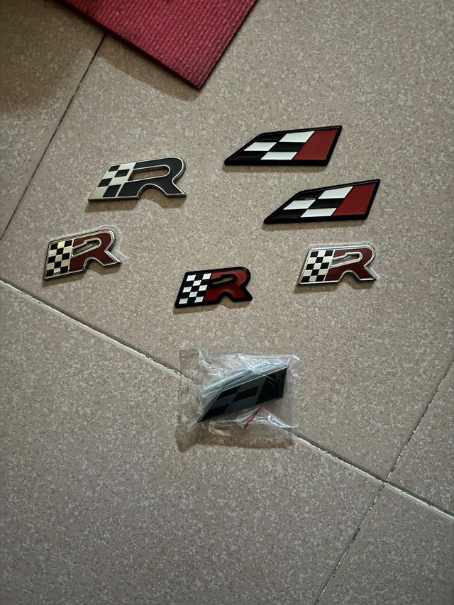 Insignias Cupra R