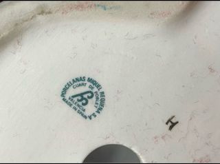 Preciosa figura de jirafas de porcelana