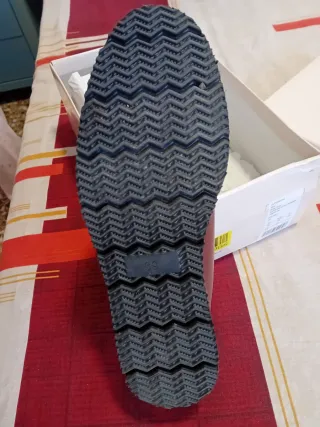 Zapato charol granate con plataforma