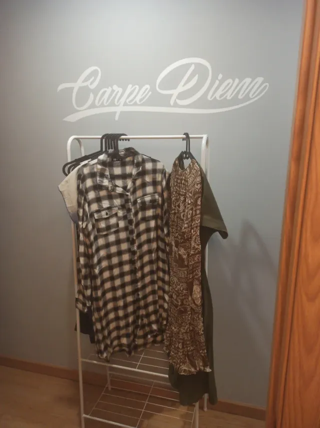 Lote de 8 vestidos talla S/M = 20 euros