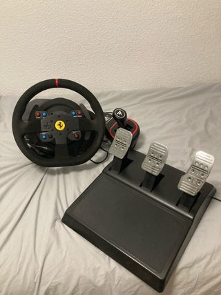 Volante Thrustmaster T300 Aro Ferrari + Pedali