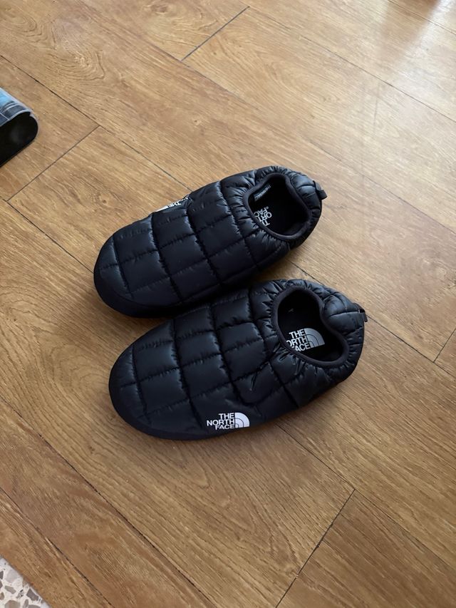 Pantuflas The North Face Thermoball Negras