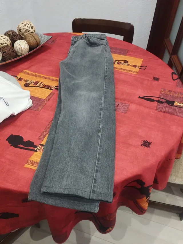 Pantalón Levi's Gris Talla L ancho 33 largo 32