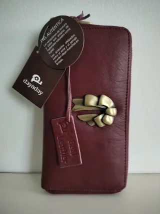 Cartera de piel para mujer color burdeos
