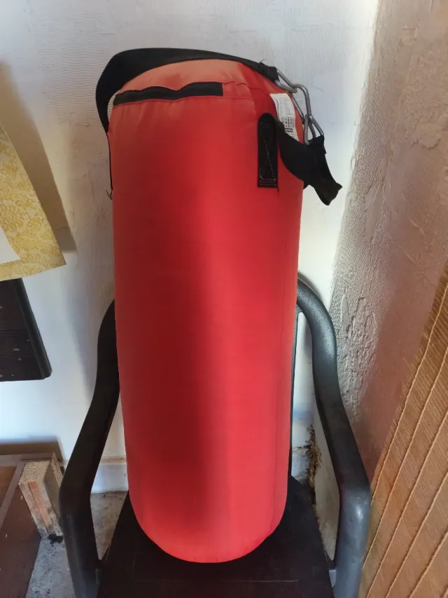 Saco de boxeo Decathlon rojo