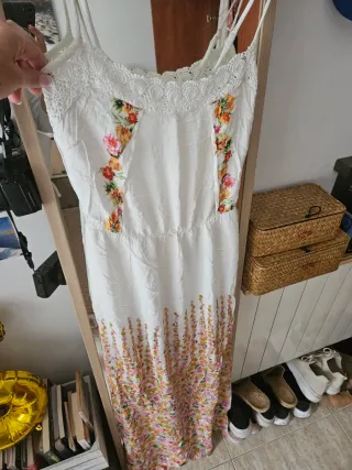 Vestido blanco con flores