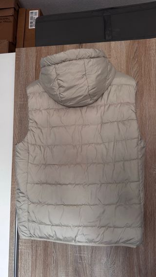 Chaleco acolchado Bershka hombre beige