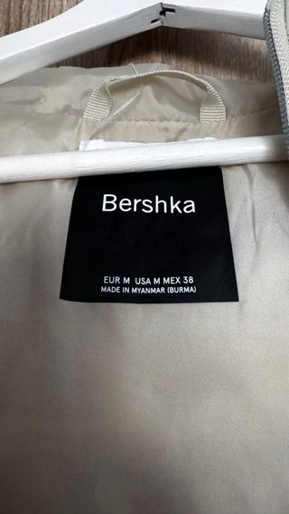 Chaleco acolchado Bershka hombre beige