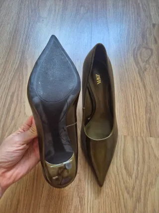 Zapatos tacón Zara verde oliva