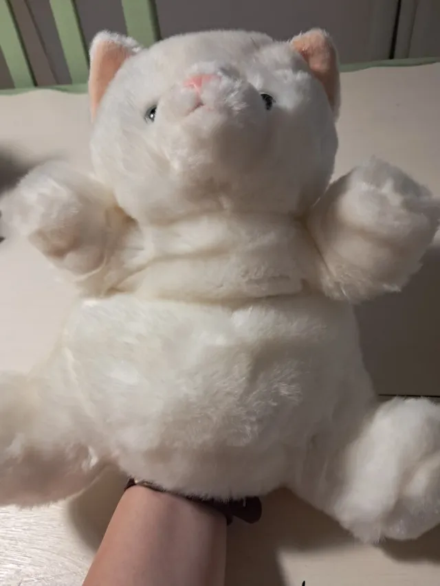 Peluche marioneta gato blanco