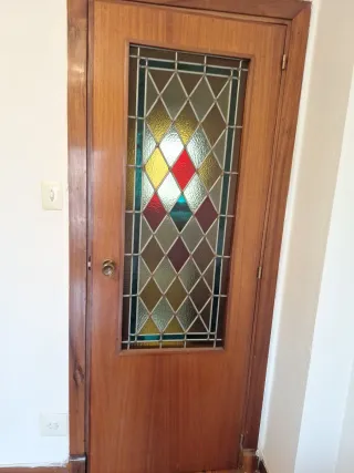 2 Puerta madera con vidriera