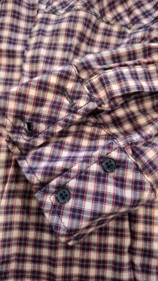 Blusa a cuadros morada y blanca