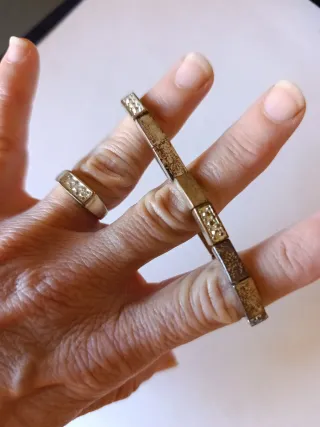 Conjunto pulsera y anillo bisutería.