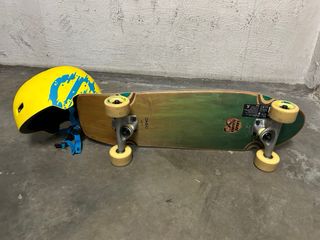 Patinete y Casco Amarillo