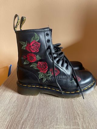 Botas Dr. Martens rosas bordadas Talla 37