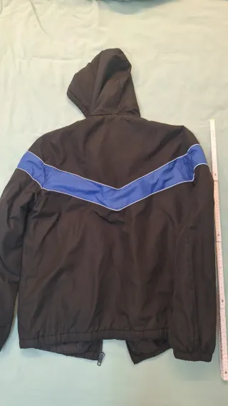 Sudadera ASOS deportiva impermeable cortavientos