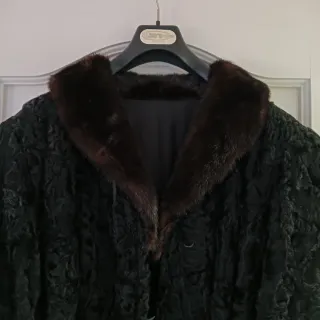 Abrigo de Astracán Negro