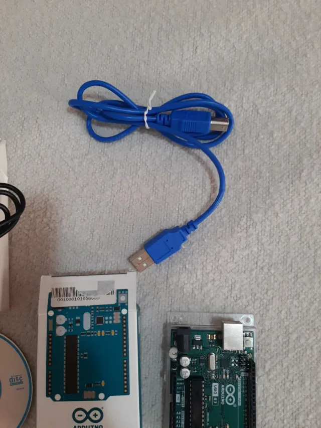 Arduino UNO R3 con accesorios