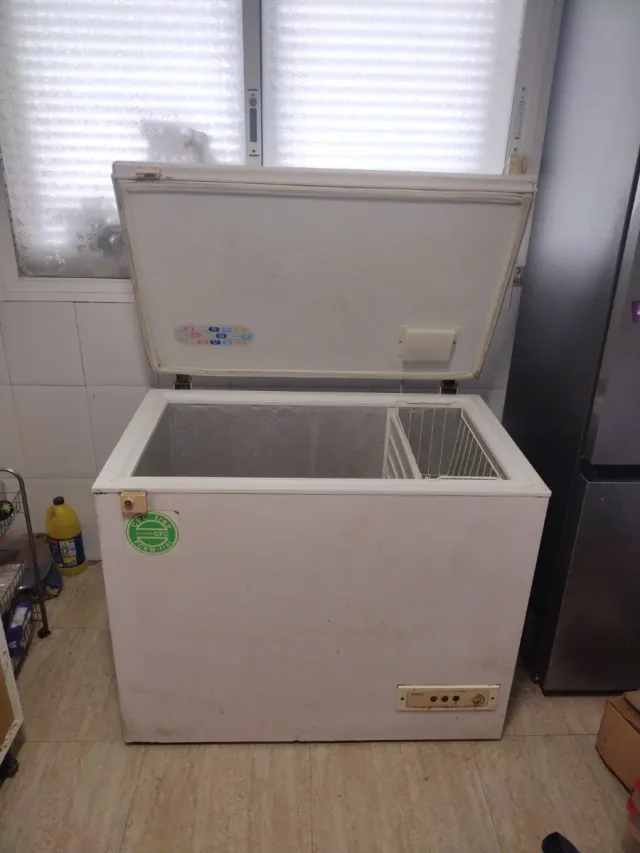 Arcón Congelador Blanco CROLLS.