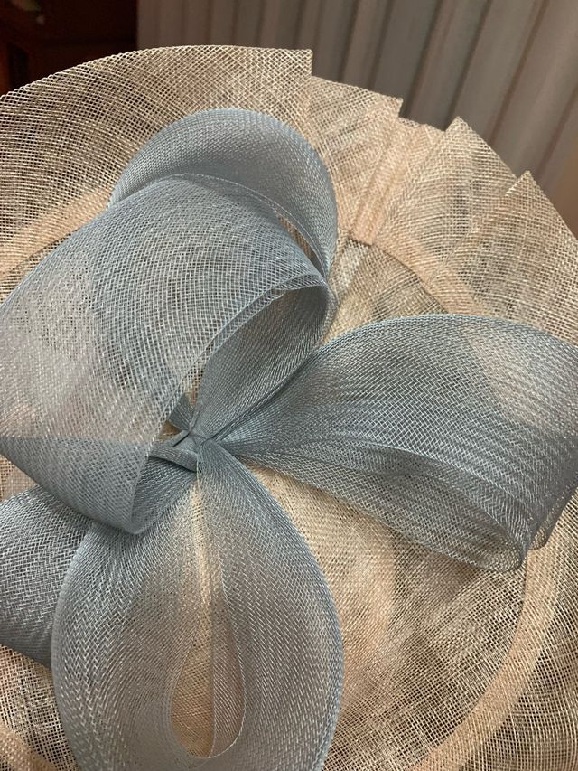 Tocado ceremonia rosa empolvado y gris con lazo