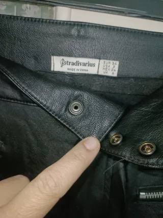 Leggings efecto piel con cremalleras