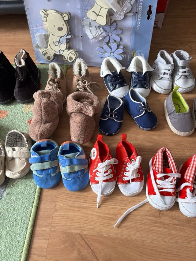 Lote zapatos bebé desde recién nacido hasta el 19.