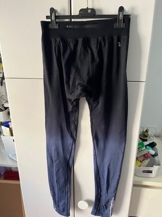 Mallas negras con degradado azul