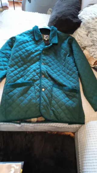 Cazadora acolchada verde