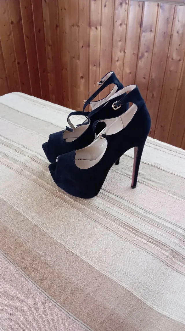 Tacones negros plataforma 15 cm Número 38