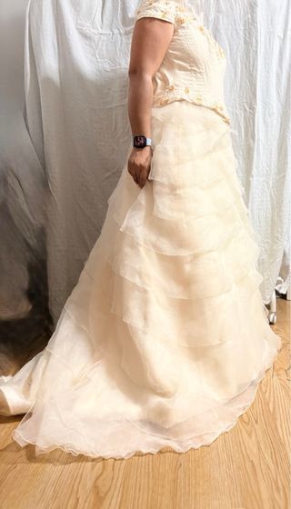 Vestido marfil talla 40 + velo 3m perfecto estado