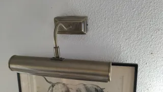 Lámpara de pared antigua