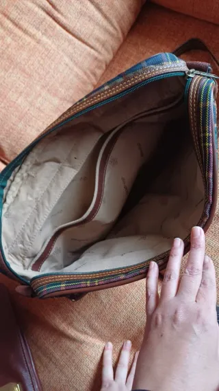 Maletín de tela a cuadros marrón y verde