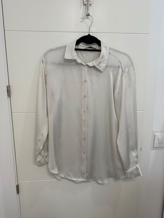 Blusa satinada Zara blanca