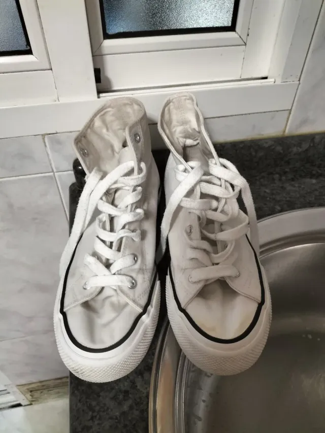 Tenis de botín de tela blancos