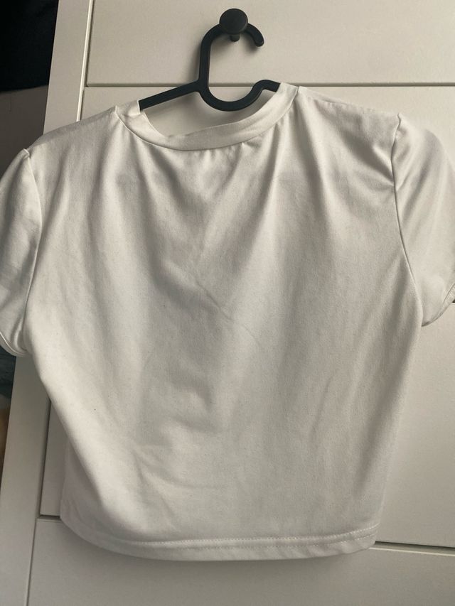 Camiseta crop Shein Angel