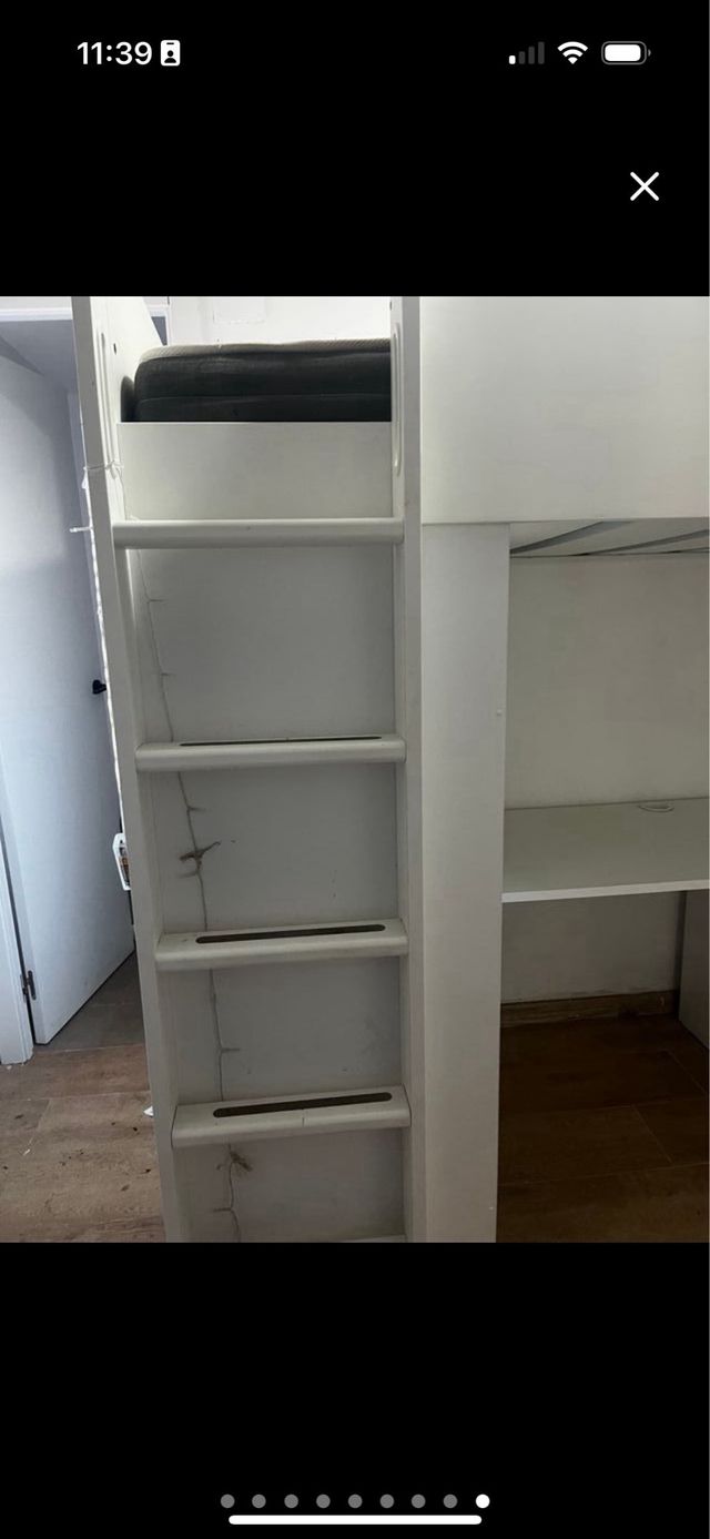 Escalera de madera blanca Ikea